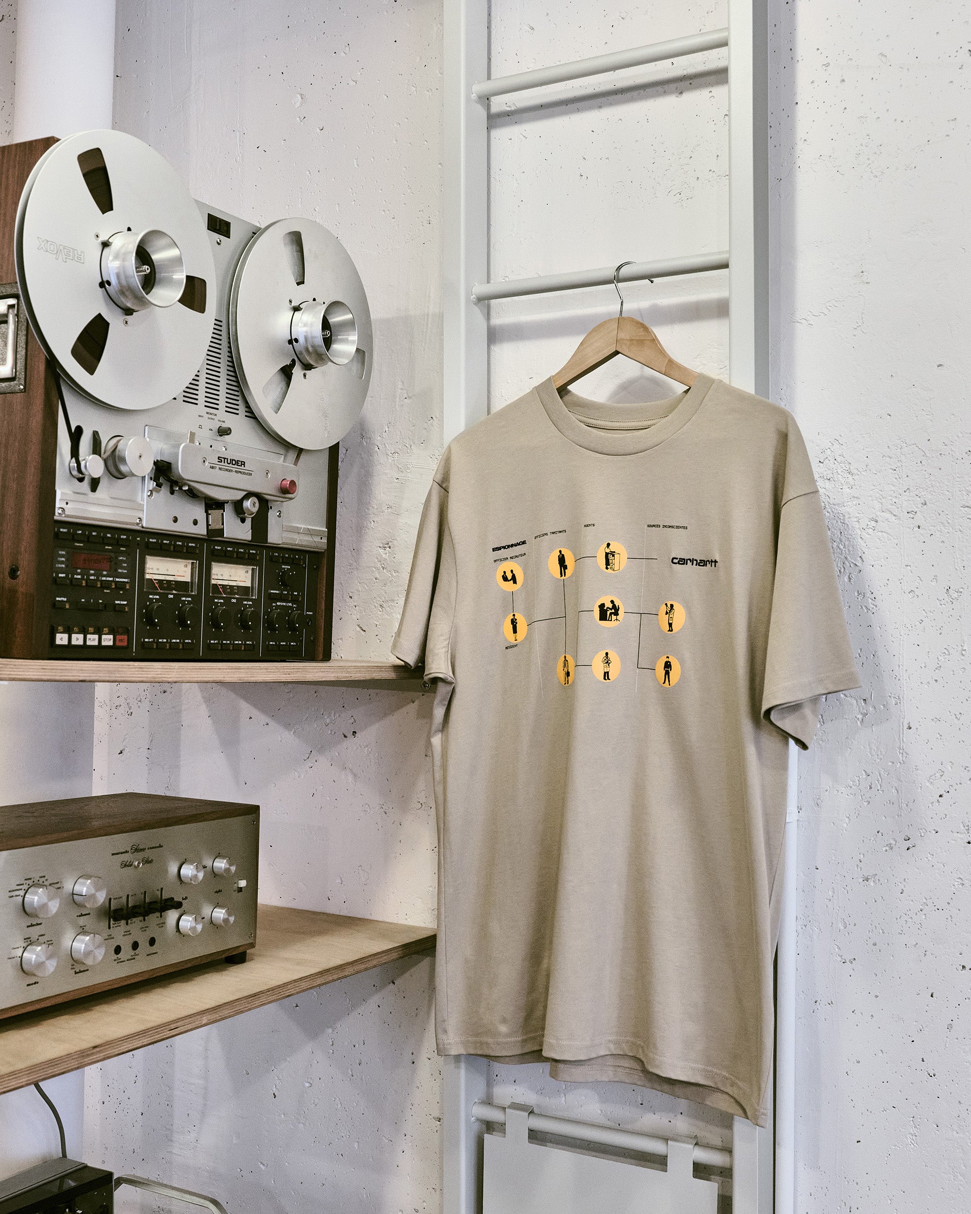 ESPIONNAGE "CHART" TEE BEIGE